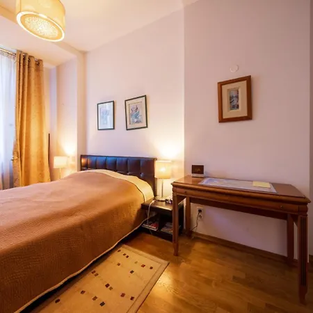 One Bedroom Center *