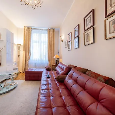 One Bedroom Center Lägenhet