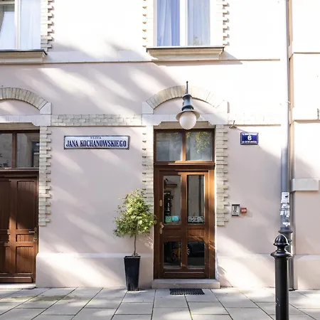 One Bedroom Center Apartment