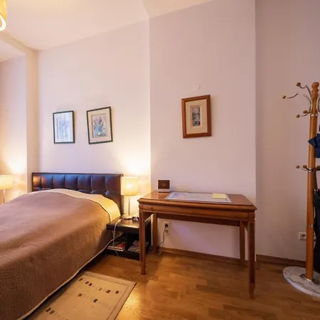 One Bedroom Center *
